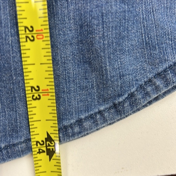 Guess two-tone Denim Chambray Pearl Snap  Blouse - Picture 8 of 12